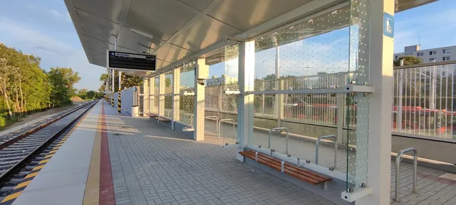 Stahlunterstand an der Station TIOP Bratislava – Vrakuňa 48