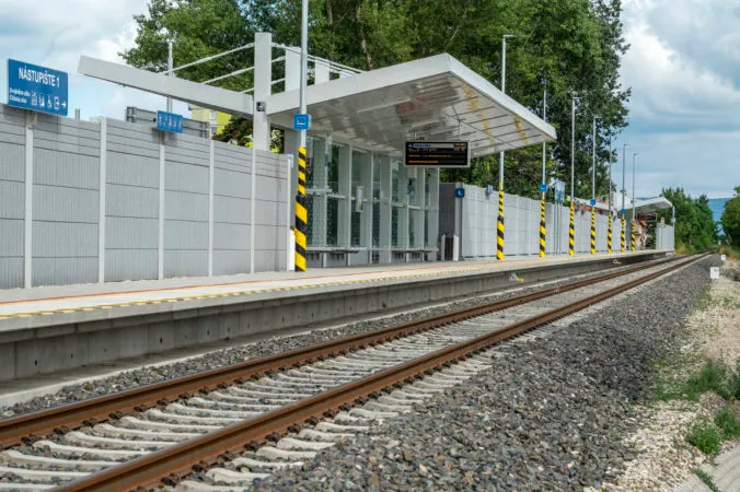 Stahlunterstand an der Station TIOP Bratislava – Vrakuňa 47